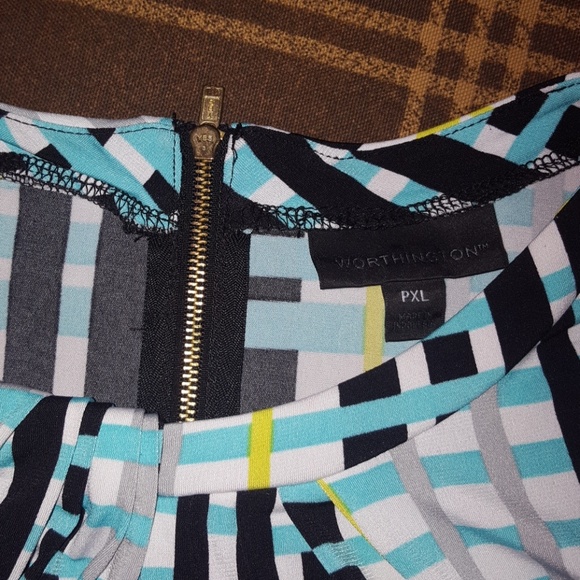 Petite blouse - Picture 2 of 3